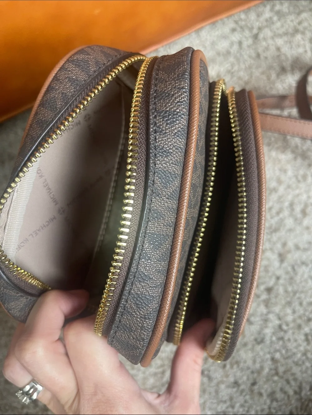 Michael Kors signature mk